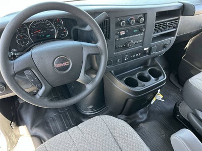 2025 GMC Savana Cutaway 3500 1WT