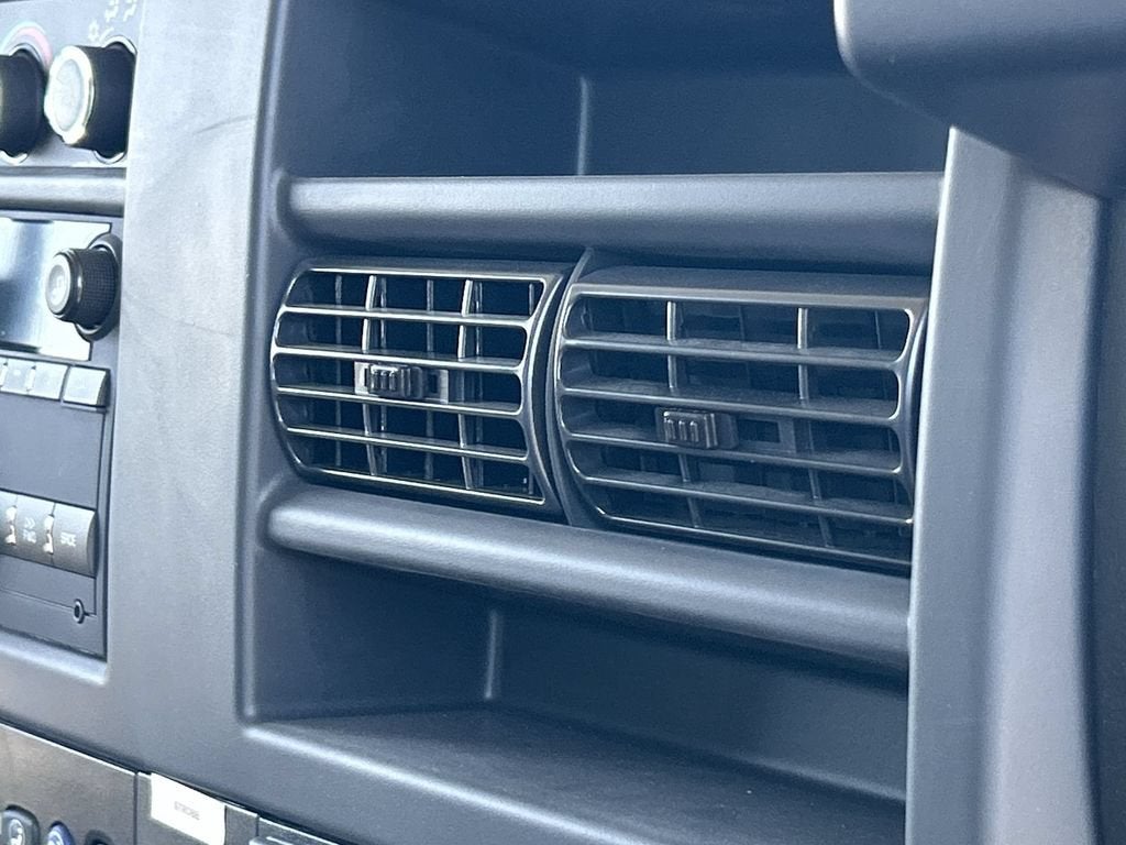 2025 GMC Savana Cutaway 3500 1WT