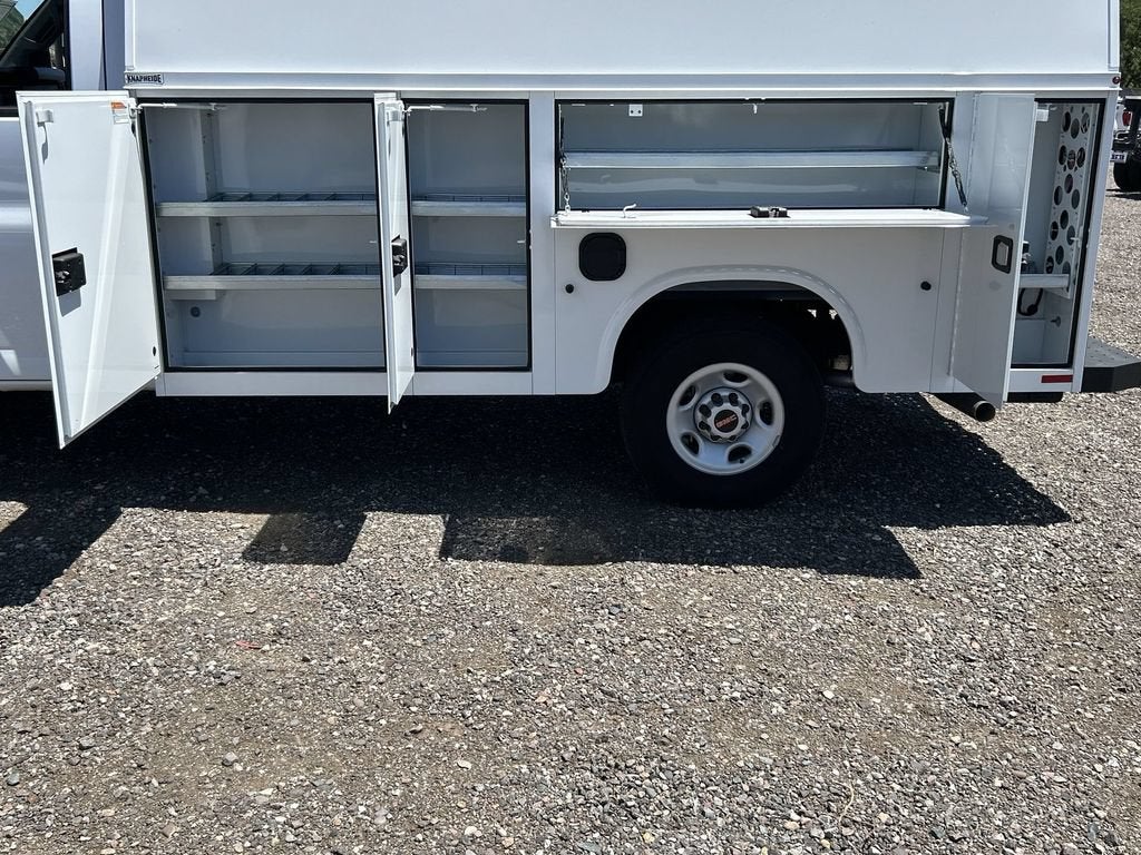 2025 GMC Savana Cutaway 3500 1WT