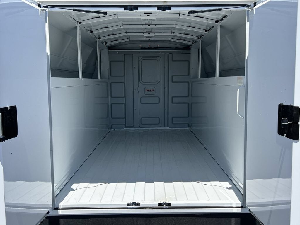 2025 GMC Savana Cutaway 3500 1WT