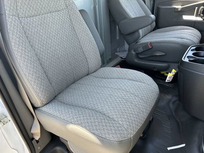 2025 GMC Savana Cutaway 3500 1WT