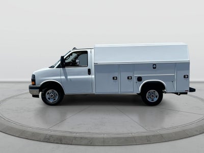 2025 GMC Savana Cutaway 3500 1WT