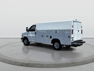 2025 GMC Savana Cutaway 3500 1WT