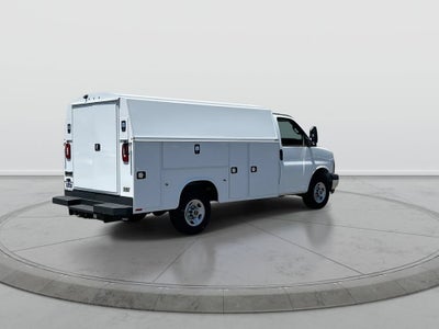 2025 GMC Savana Cutaway 3500 1WT