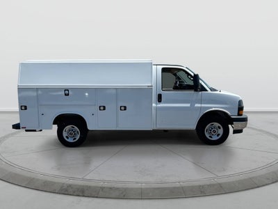 2025 GMC Savana Cutaway 3500 1WT