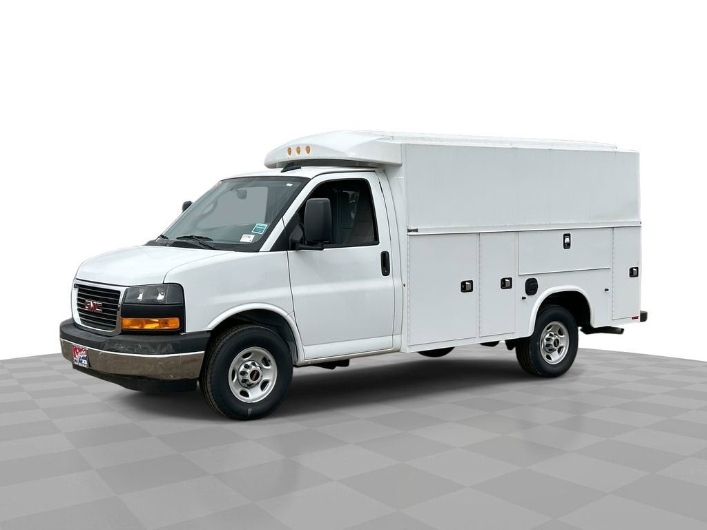 2025 GMC Savana Cutaway 3500 1WT