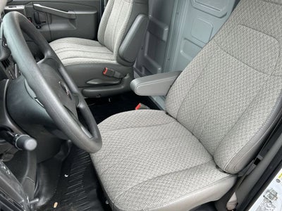 2025 GMC Savana Cutaway 3500 1WT