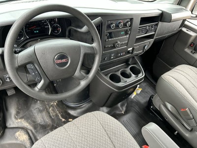 2025 GMC Savana Cutaway 3500 1WT