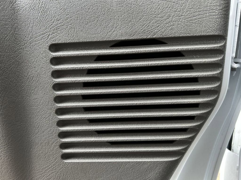 2025 GMC Savana Cutaway 3500 1WT