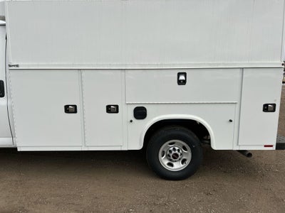 2025 GMC Savana Cutaway 3500 1WT