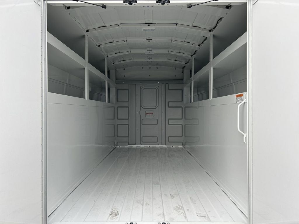 2025 GMC Savana Cutaway 3500 1WT