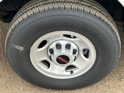 2025 GMC Savana Cutaway 3500 1WT