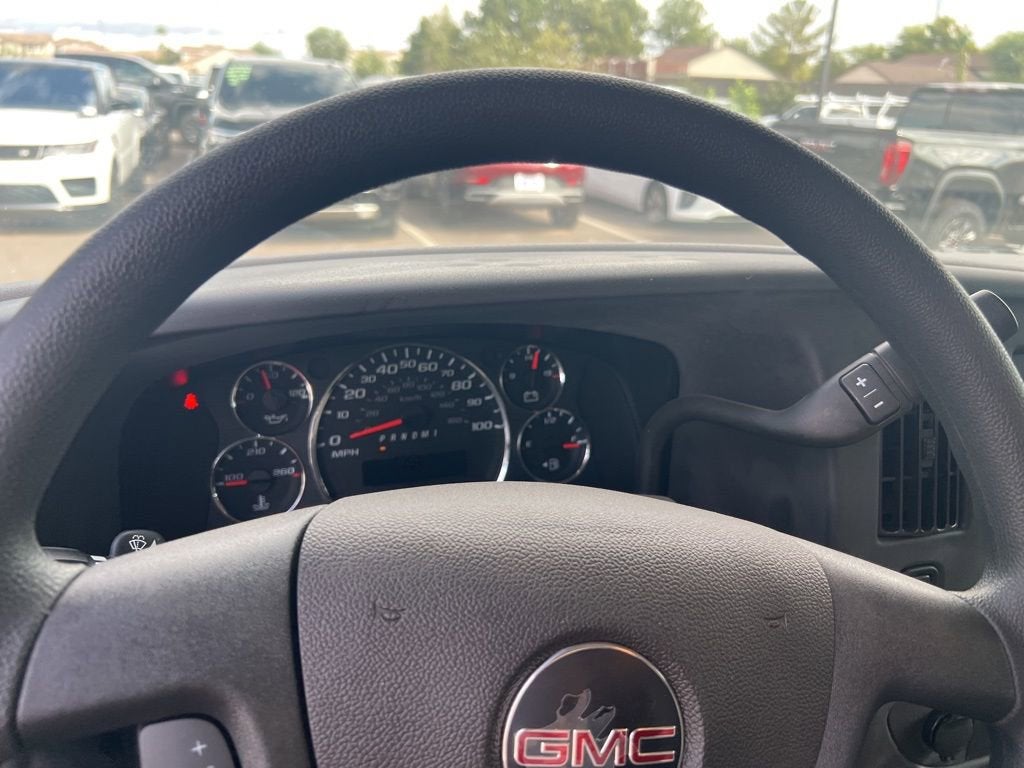 2025 GMC Savana Cutaway 3500 1WT