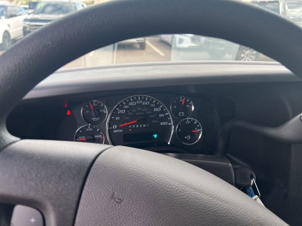 2025 GMC Savana Cutaway 3500 1WT