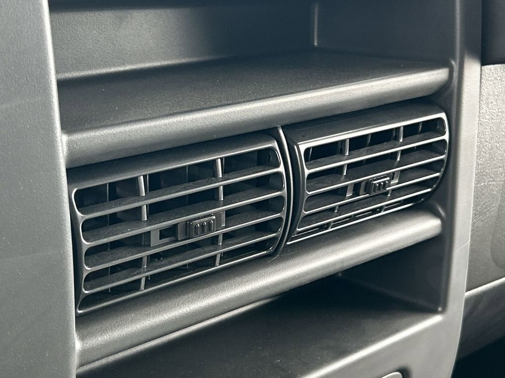 2025 GMC Savana Cutaway 3500 1WT