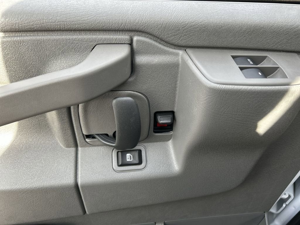 2025 GMC Savana Cutaway 3500 1WT