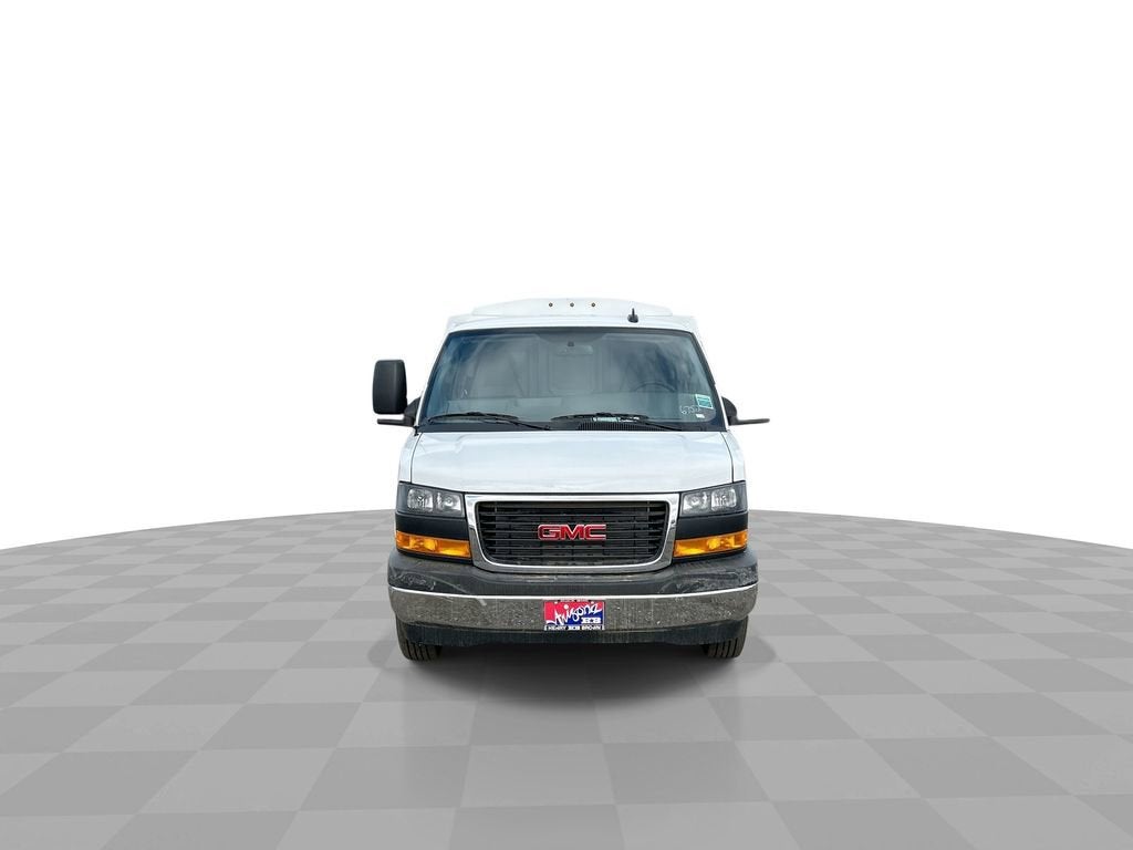 2025 GMC Savana Cutaway 3500 1WT