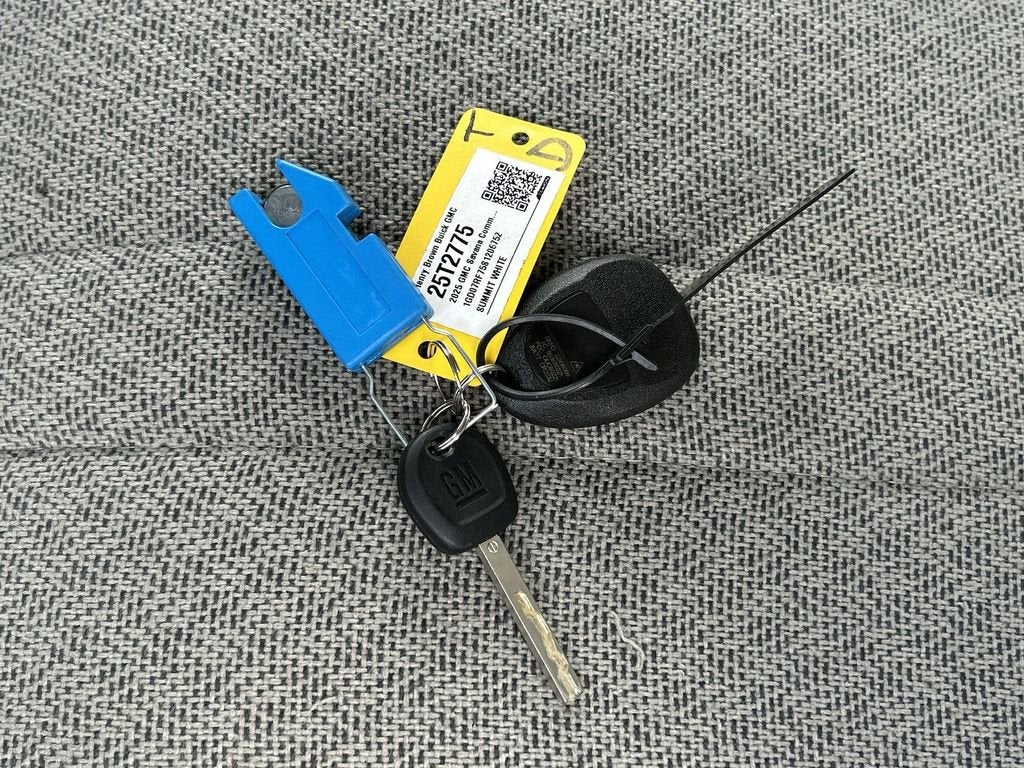 2025 GMC Savana Cutaway 3500 1WT