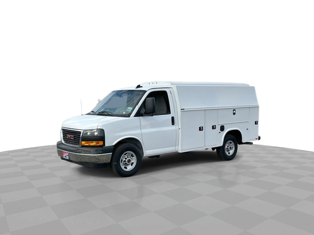 2025 GMC Savana Cutaway 3500 1WT