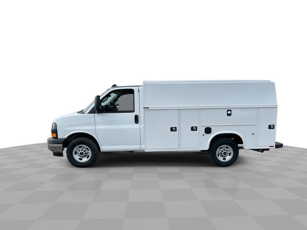 2025 GMC Savana Cutaway 3500 1WT