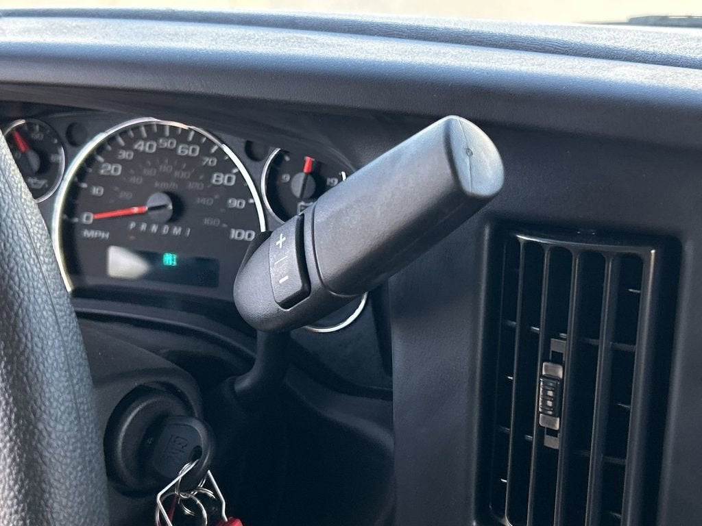 2025 GMC Savana Cutaway 3500 1WT