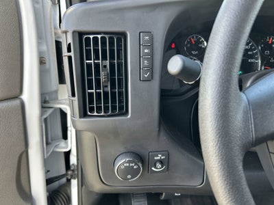 2025 GMC Savana Cutaway 3500 1WT