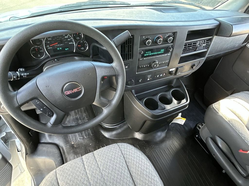 2025 GMC Savana Cutaway 3500 1WT