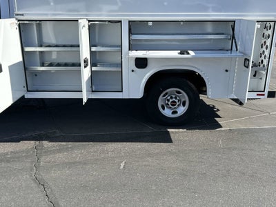 2025 GMC Savana Cutaway 3500 1WT