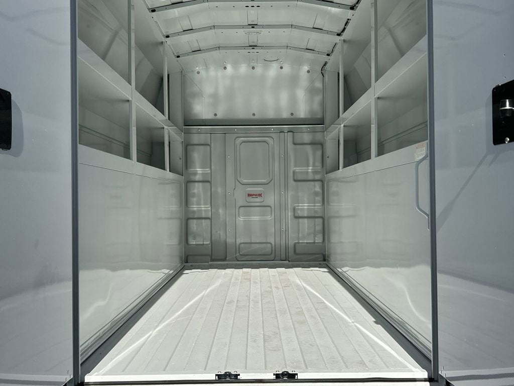 2025 GMC Savana Cutaway 3500 1WT