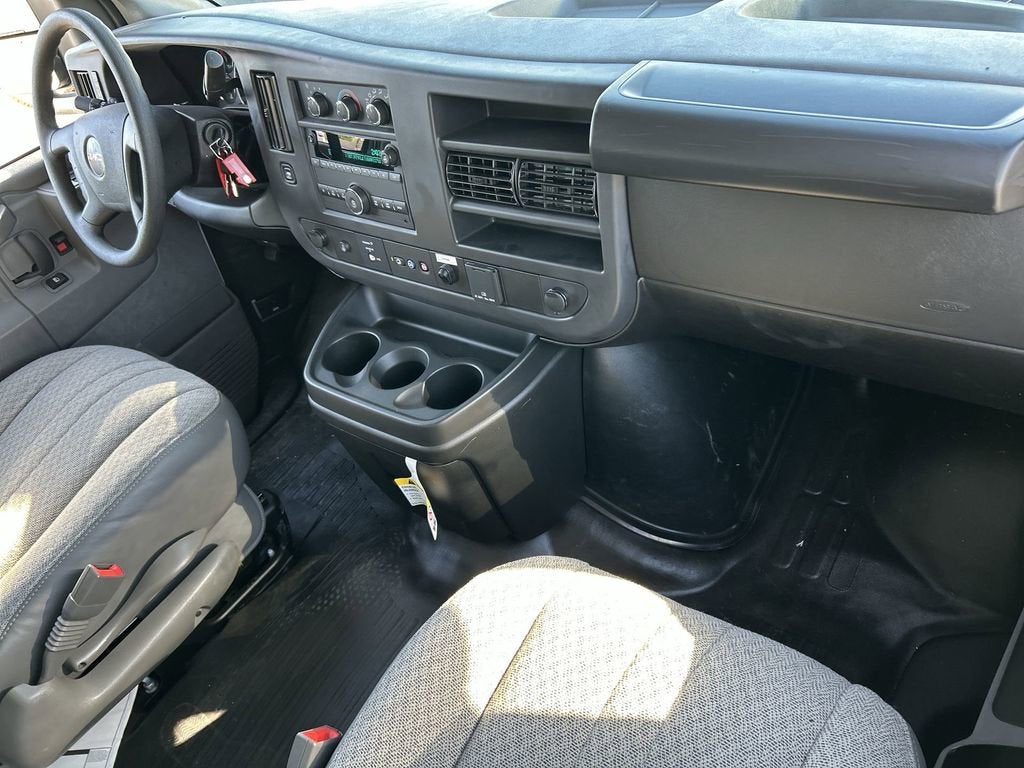 2025 GMC Savana Cutaway 3500 1WT