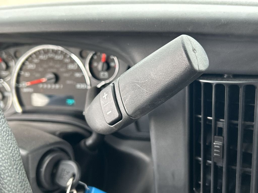 2025 GMC Savana Cutaway 3500 1WT