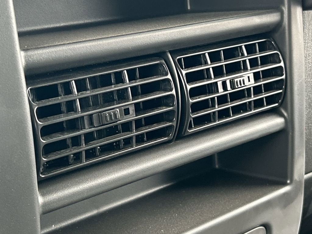 2025 GMC Savana Cutaway 3500 1WT