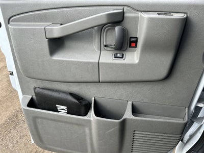 2025 GMC Savana Cutaway 3500 1WT