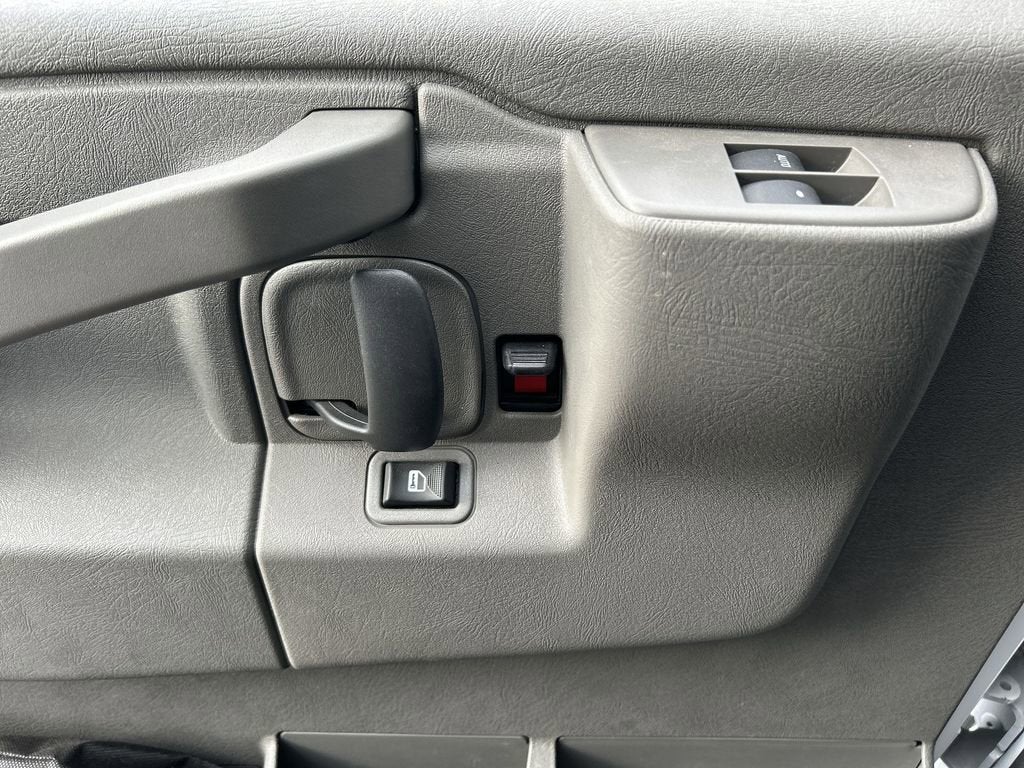 2025 GMC Savana Cutaway 3500 1WT