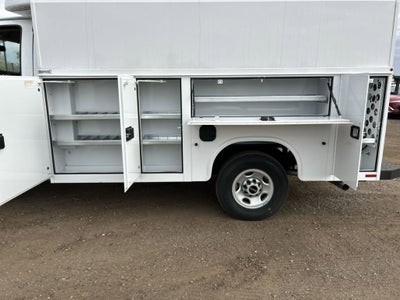 2025 GMC Savana Cutaway 3500 1WT