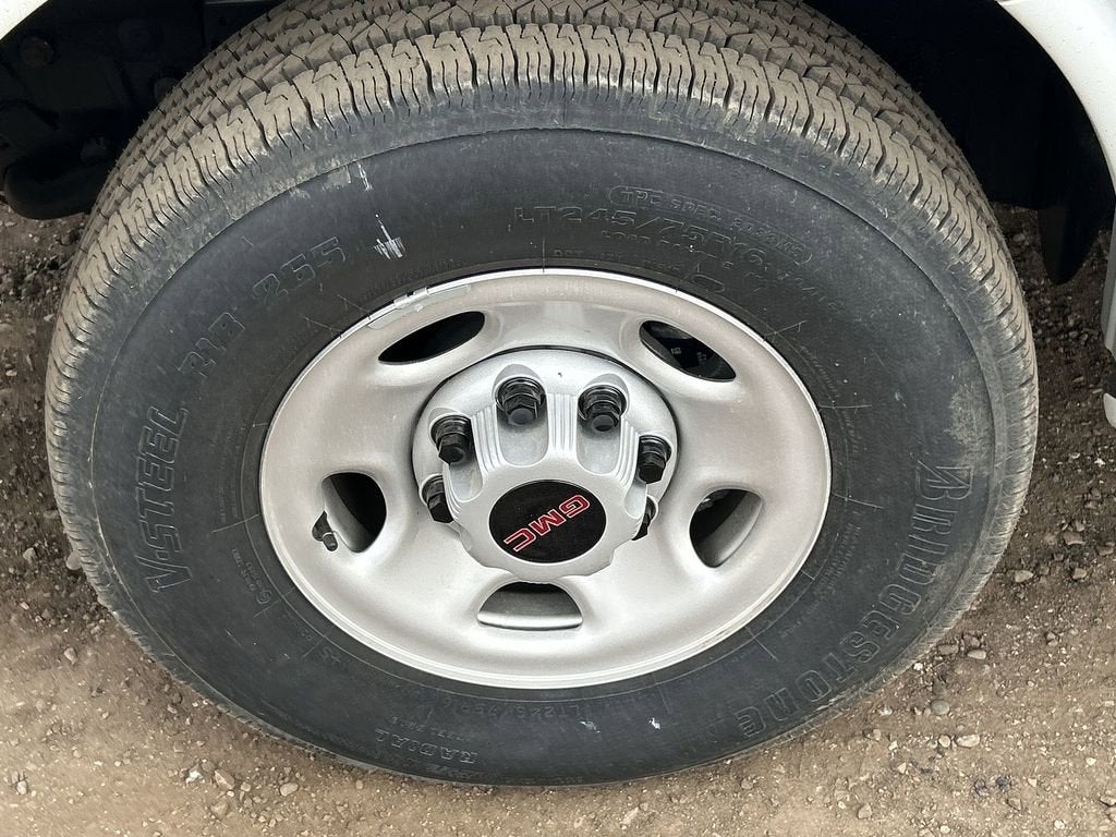 2025 GMC Savana Cutaway 3500 1WT