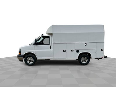 2025 GMC Savana Cutaway 3500 1WT