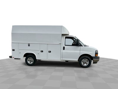 2025 GMC Savana Cutaway 3500 1WT