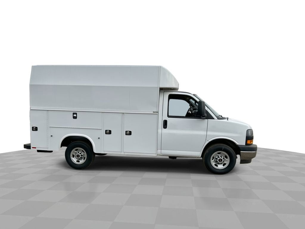 2025 GMC Savana Cutaway 3500 1WT