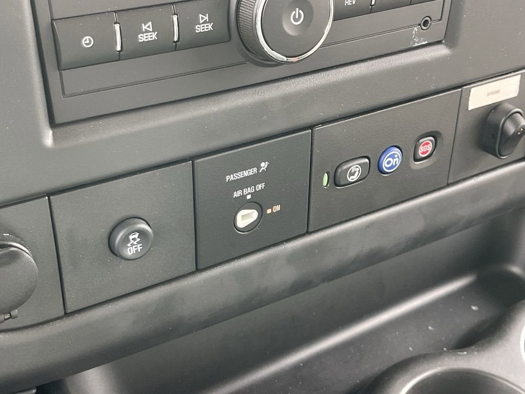 2025 GMC Savana Cutaway 3500 1WT