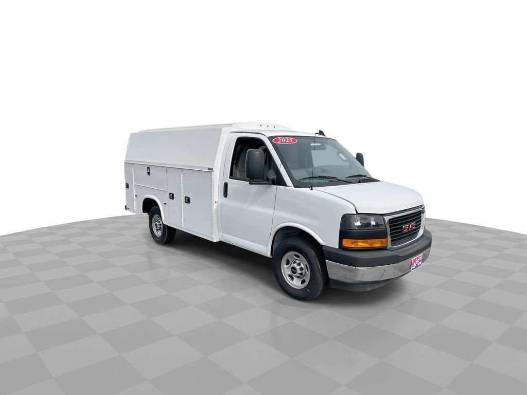 2025 GMC Savana Cutaway 3500 1WT