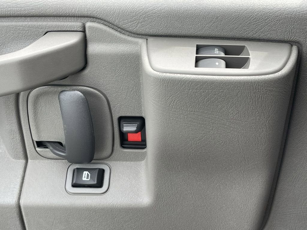 2025 GMC Savana Cutaway 3500 1WT