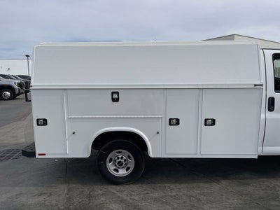 2025 GMC Savana Cutaway 3500 1WT