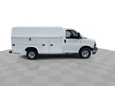 2025 GMC Savana Cutaway 3500 1WT