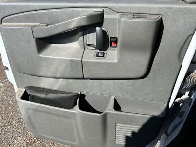 2025 GMC Savana Cutaway 3500 1WT