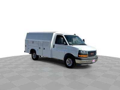 2025 GMC Savana Cutaway 3500 1WT
