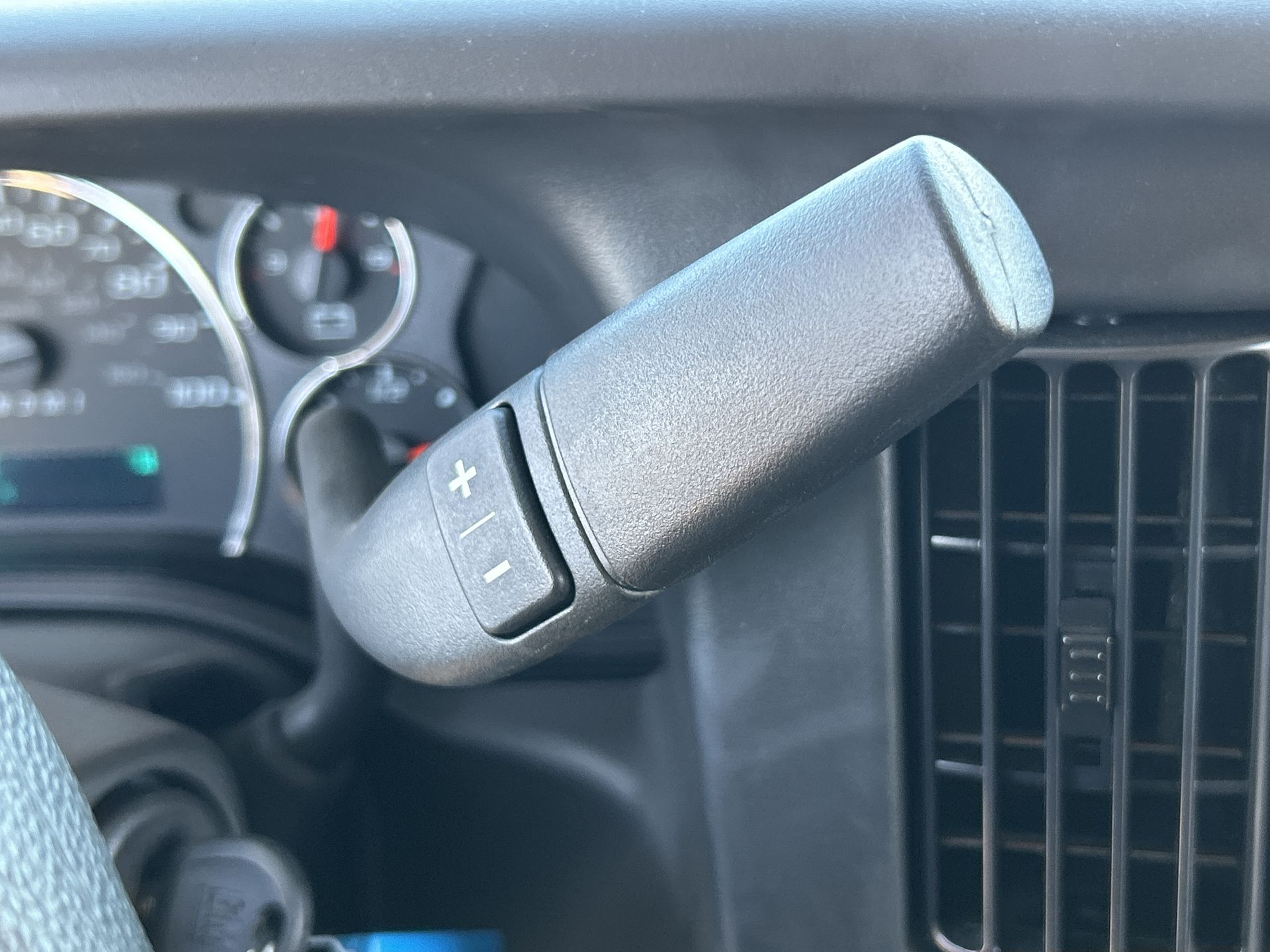 2025 GMC Savana Cutaway 3500 1WT