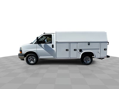 2025 GMC Savana Cutaway 3500 1WT