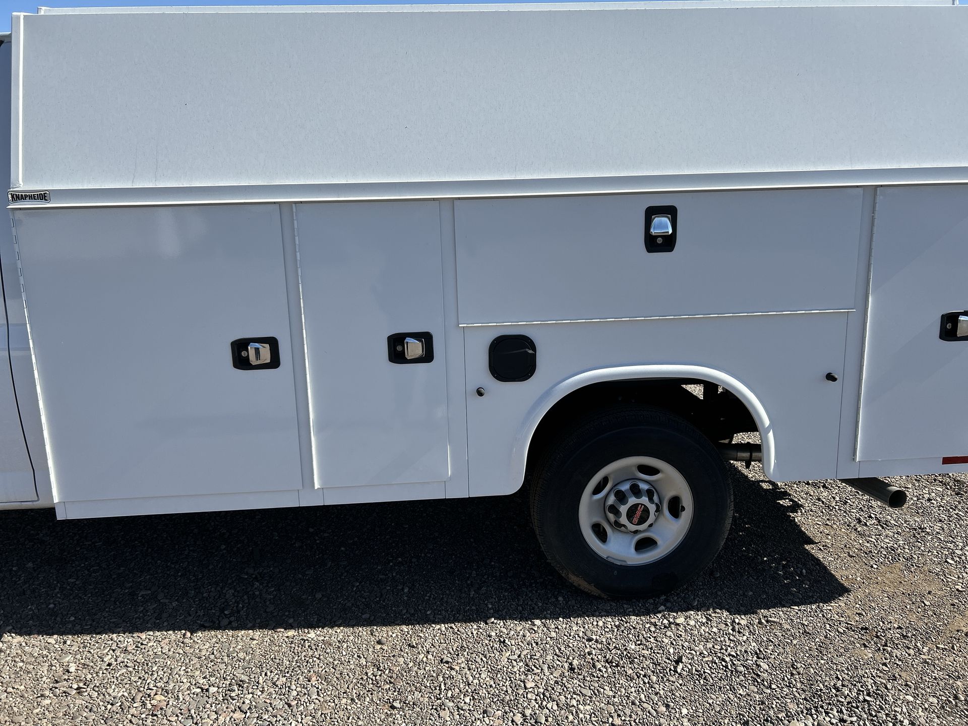 2025 GMC Savana Cutaway 3500 1WT
