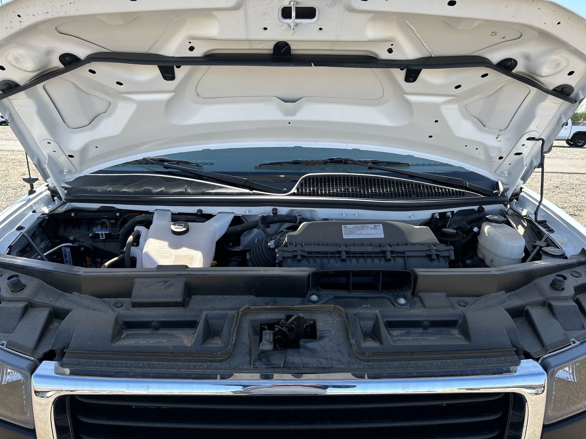 2025 GMC Savana Cutaway 3500 1WT